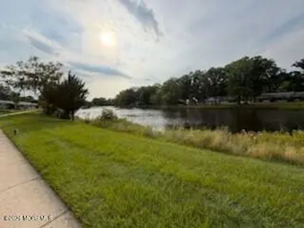107b Edinburgh Lane 107b, Lakewood