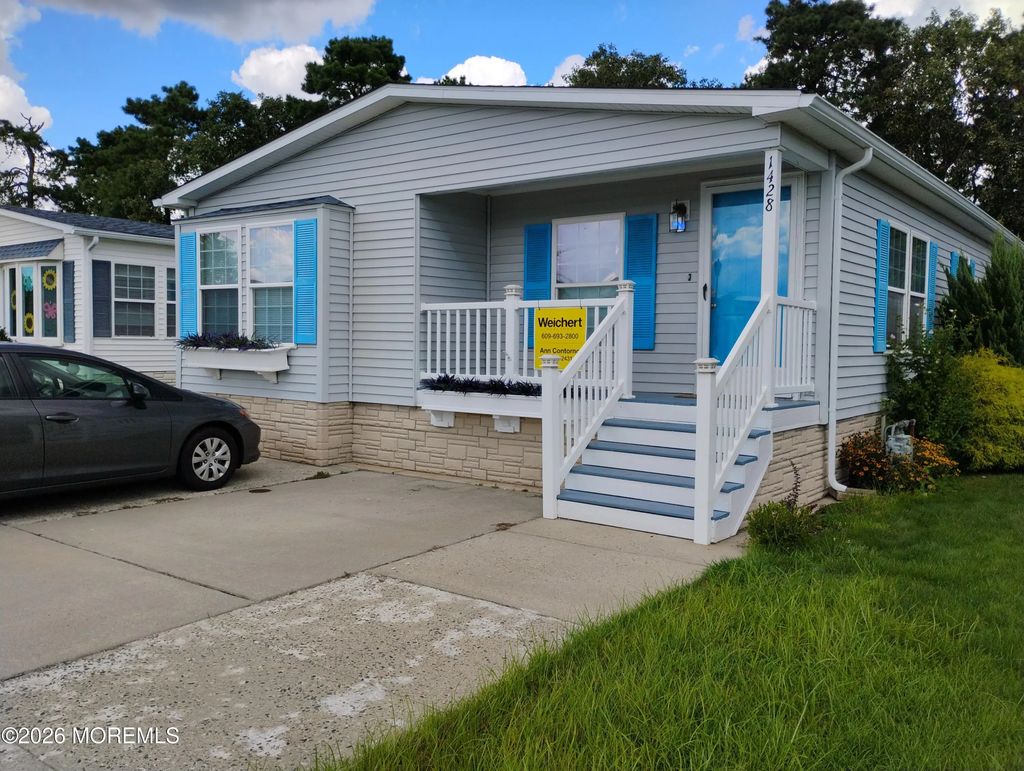 1428 Forest Way, Whiting