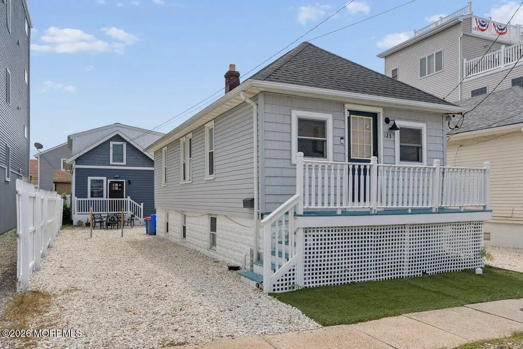 123 Franklin Avenue Front Upper, Seaside Heights
