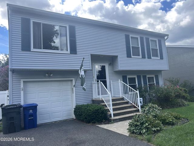 15 Barre Drive, Howell