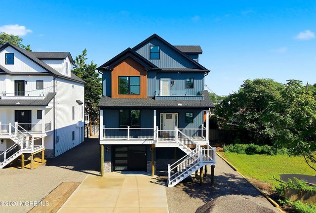 96 Pinewood Road, Toms River
