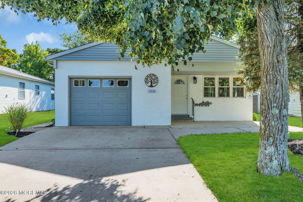 115 Cabrillo Boulevard, Toms River