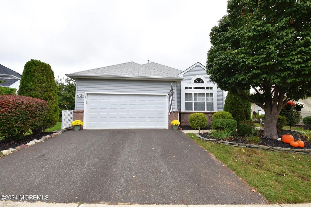133 Belvedere Drive N, Manchester