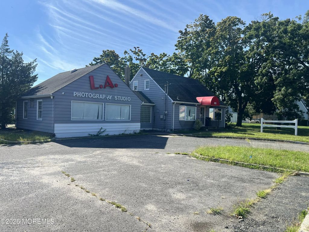 805 Hooper Avenue, Toms River