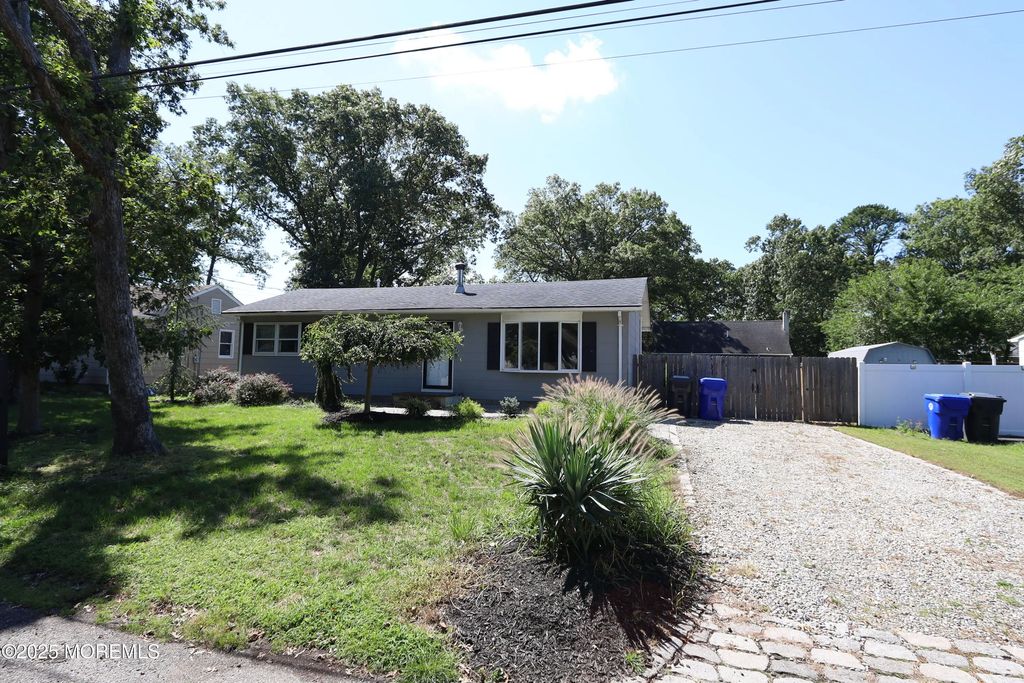 709 Marys Drive, Brick