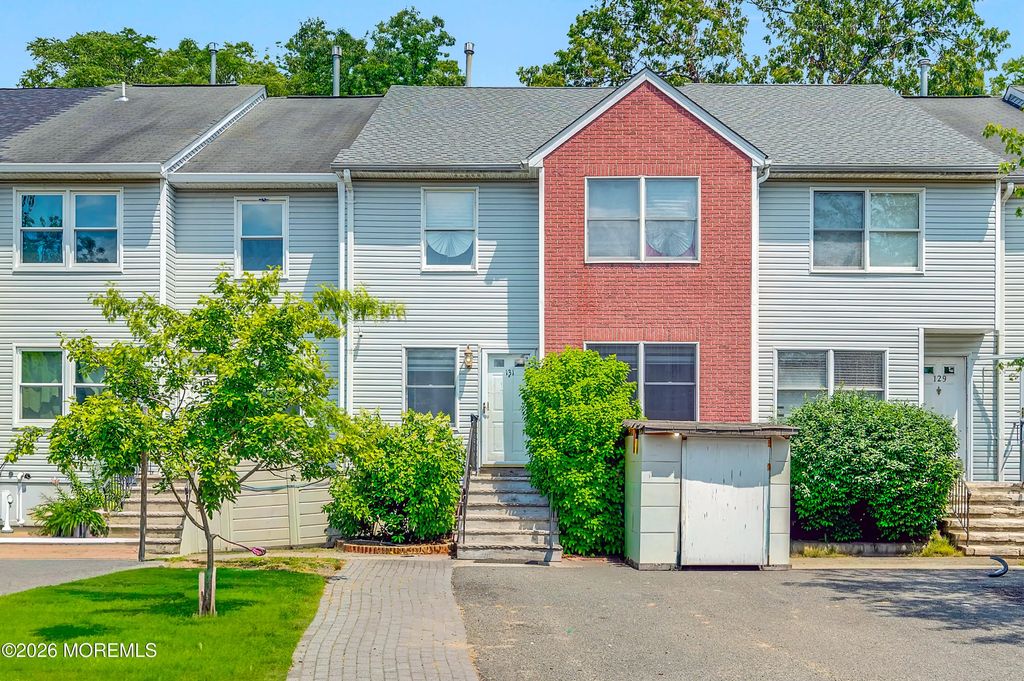 131 Forest Park Circle, Lakewood