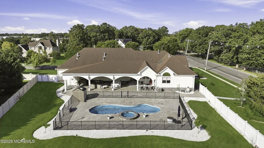 1787 Kathleen Court, Toms River