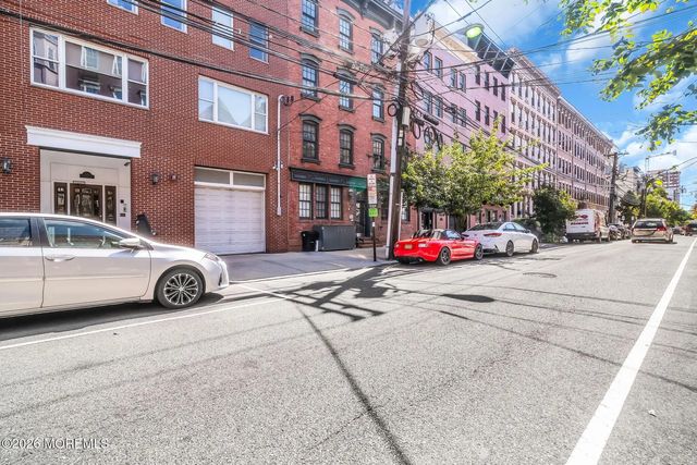 221 Willow Avenue 2l, Hoboken
