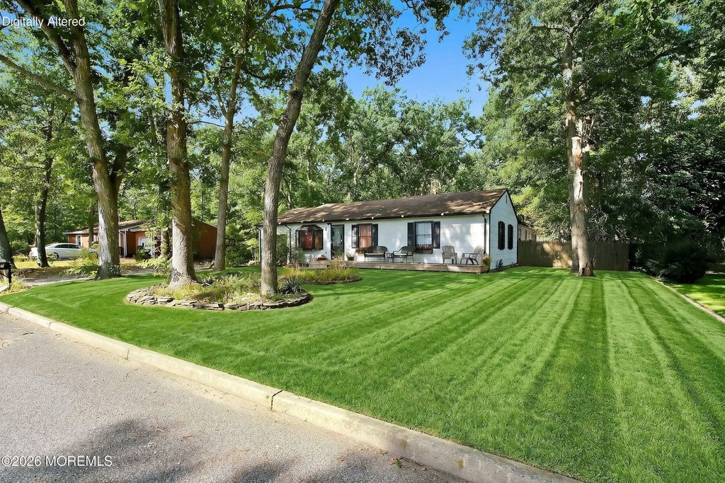 726 Lake Barnegat Drive N, Lanoka Harbor