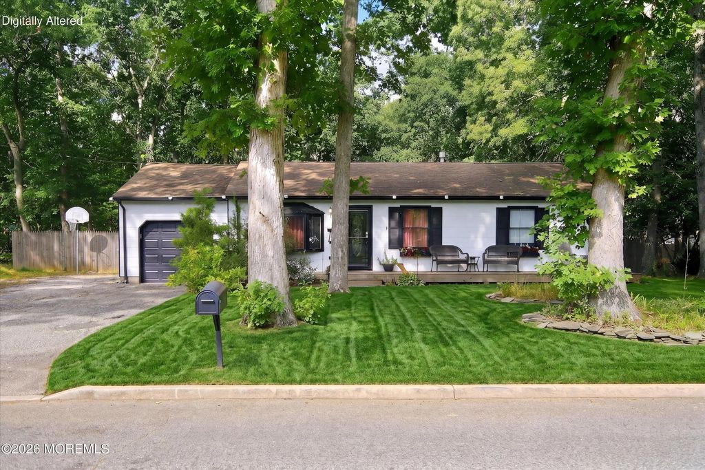 726 Lake Barnegat Drive N, Lanoka Harbor