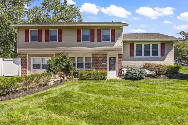 9 E Connecticut, Jackson