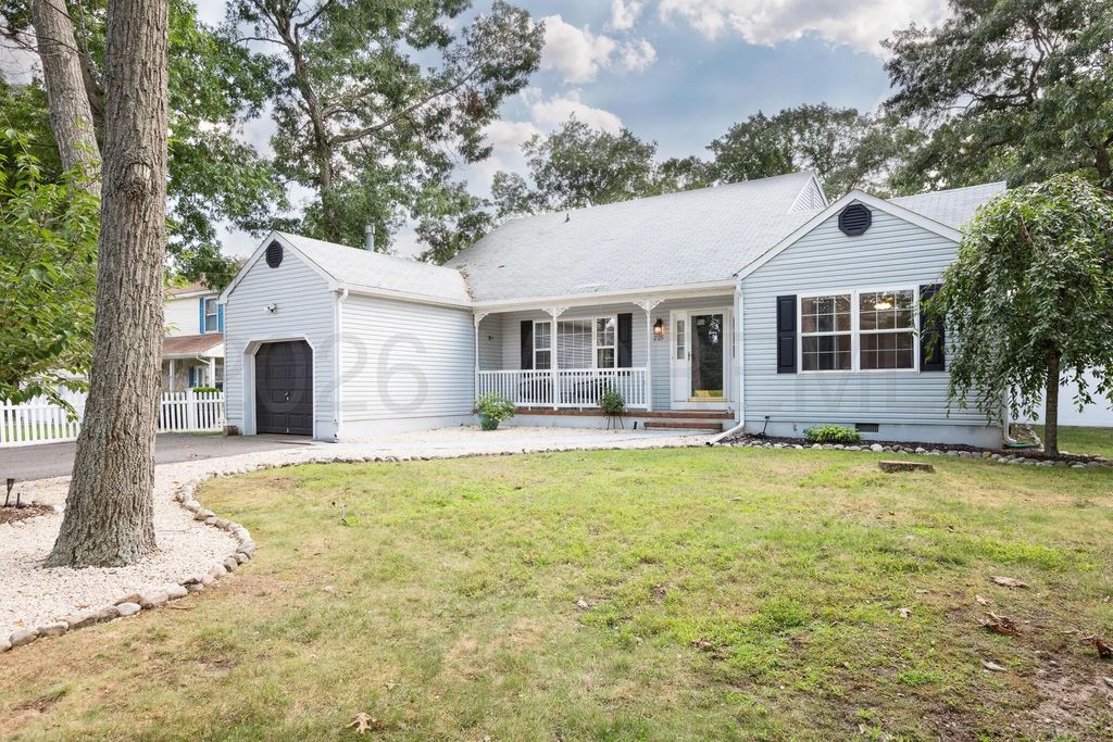 275 S Lakeshore Drive, Manahawkin