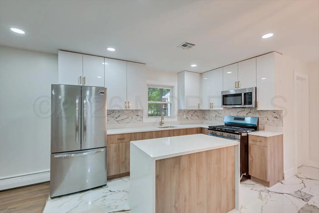 25 Woodbrook Drive, Matawan