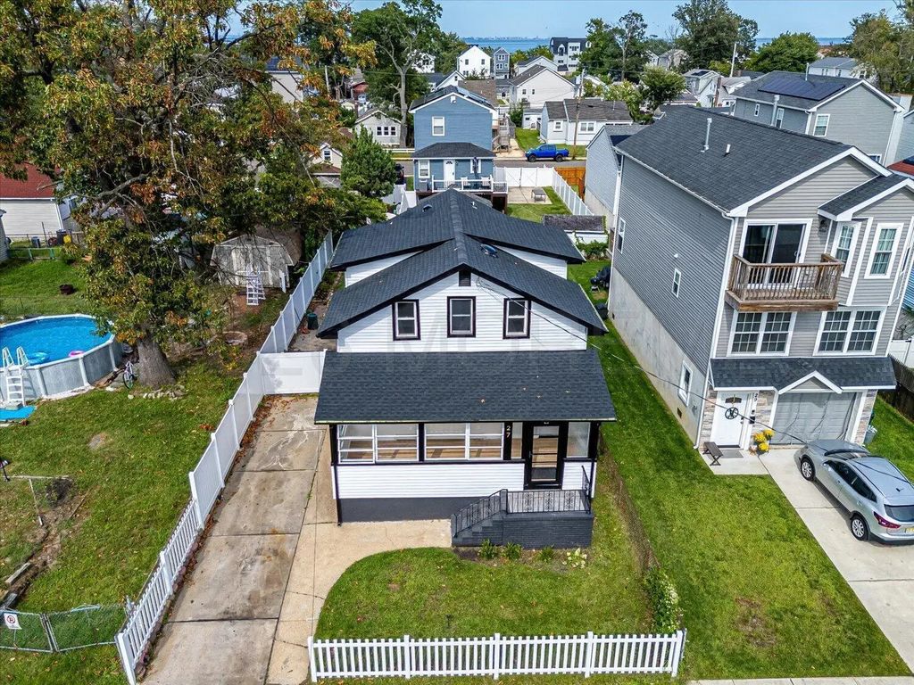 27 Birchwood Avenue, Keansburg