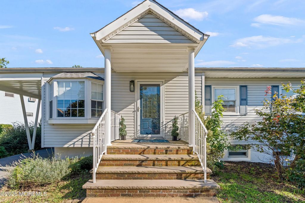 7 Kentucky Drive, Hazlet