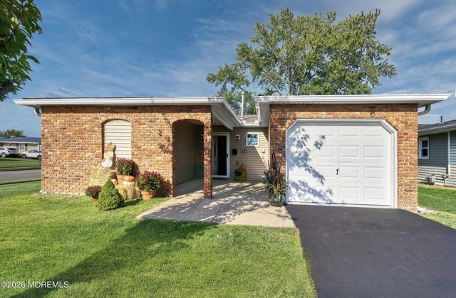 27 Rossetti Court, Brick