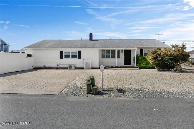 774 Nassau Drive, Toms River