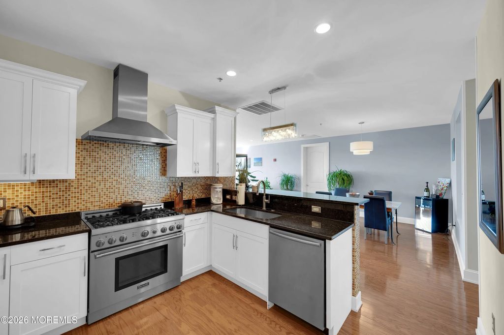 432 Ocean Boulevard N 512, Long Branch