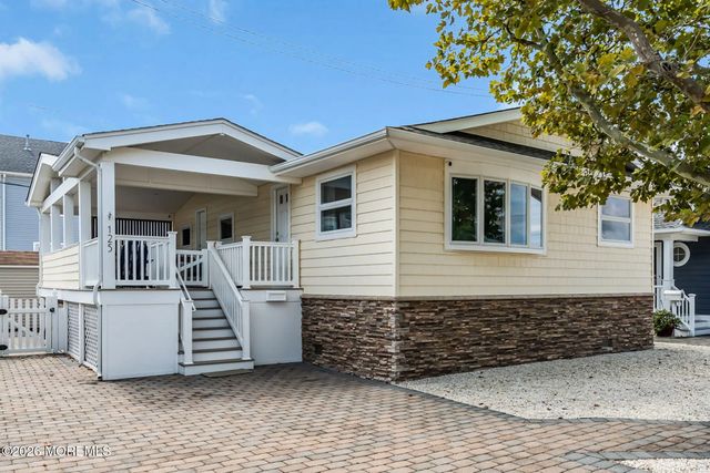 125 Ocean Bay Boulevard, Lavallette