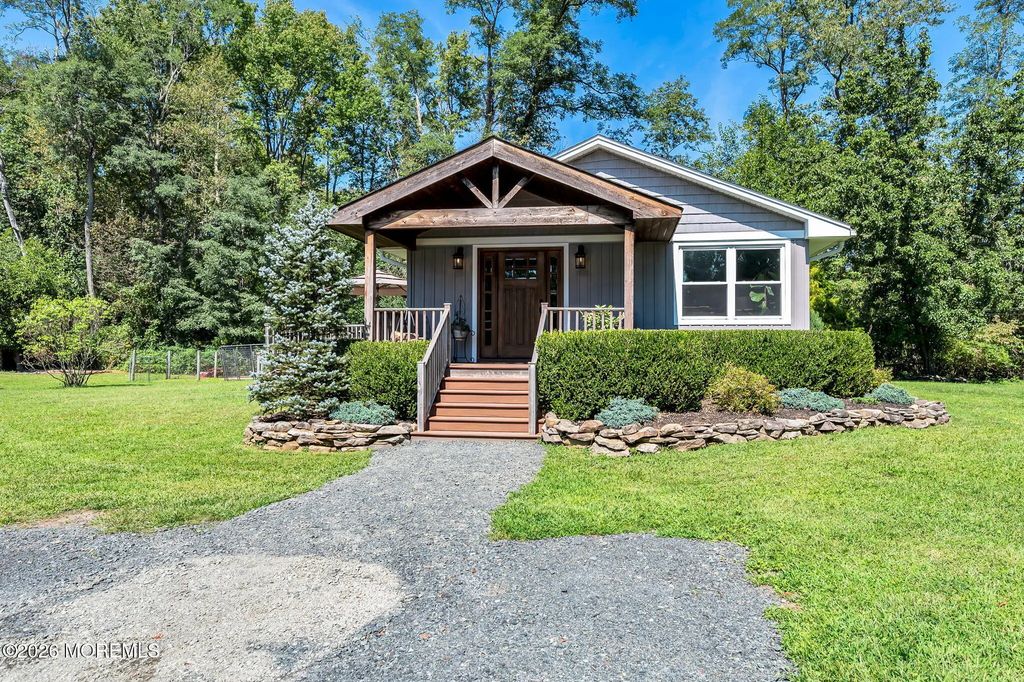 15 Water Street, Colts Neck