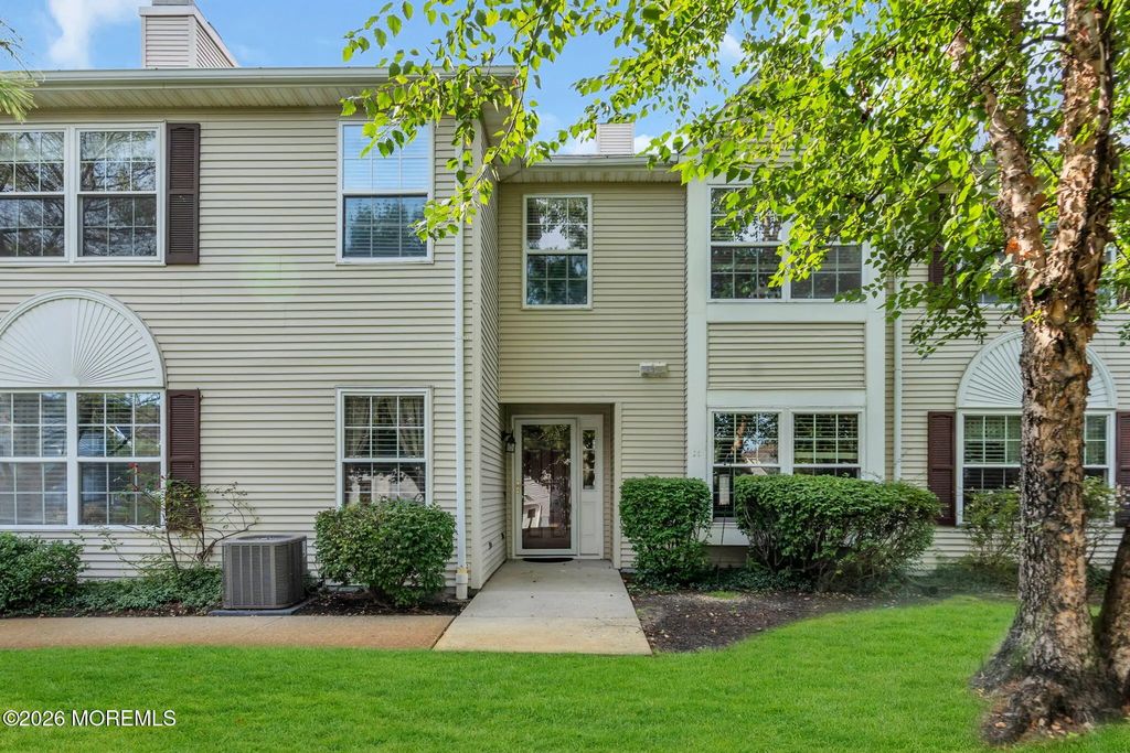 27 Racquet Road, Wall