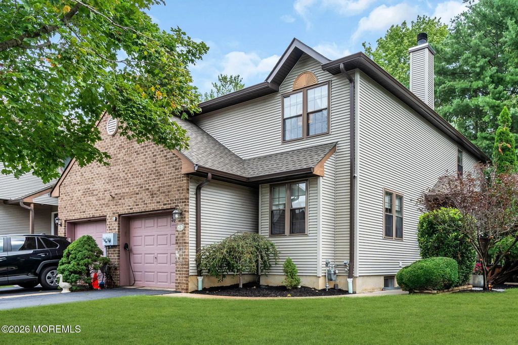 386 Oak Knoll Drive 38-6, Englishtown