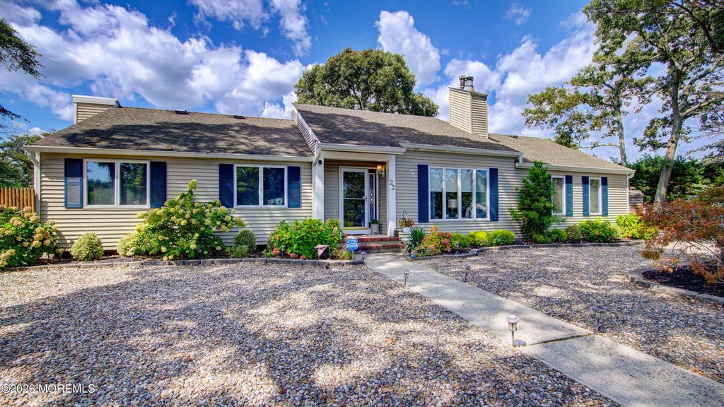 22 Quail Run, Brick