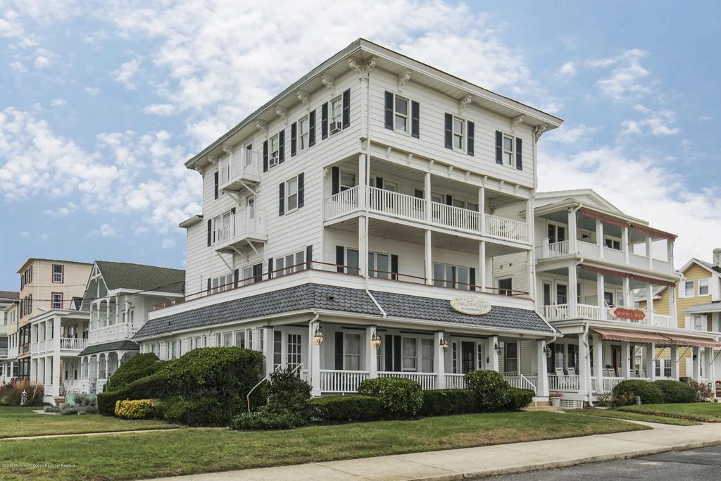 18 Ocean Avenue N, Ocean Grove