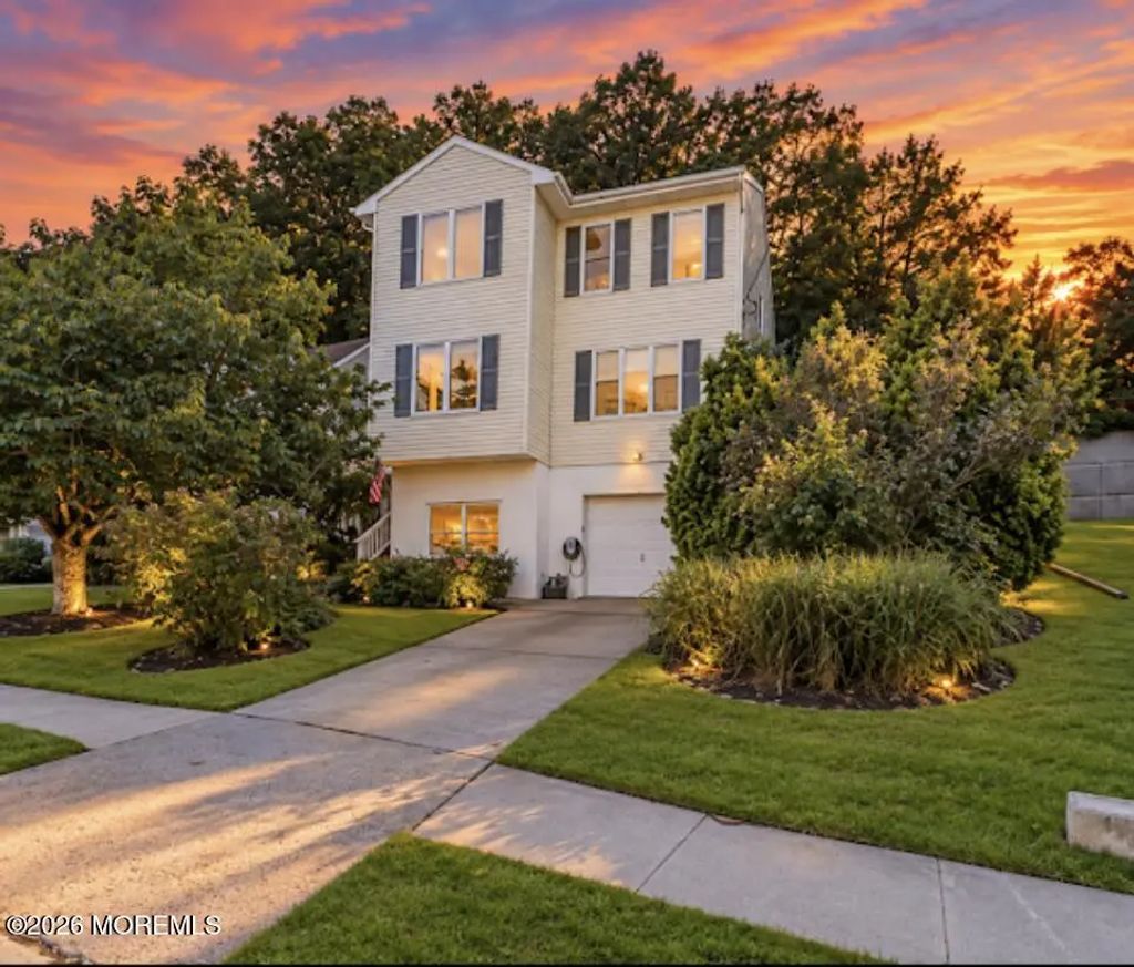 241 Shore Drive, Highlands