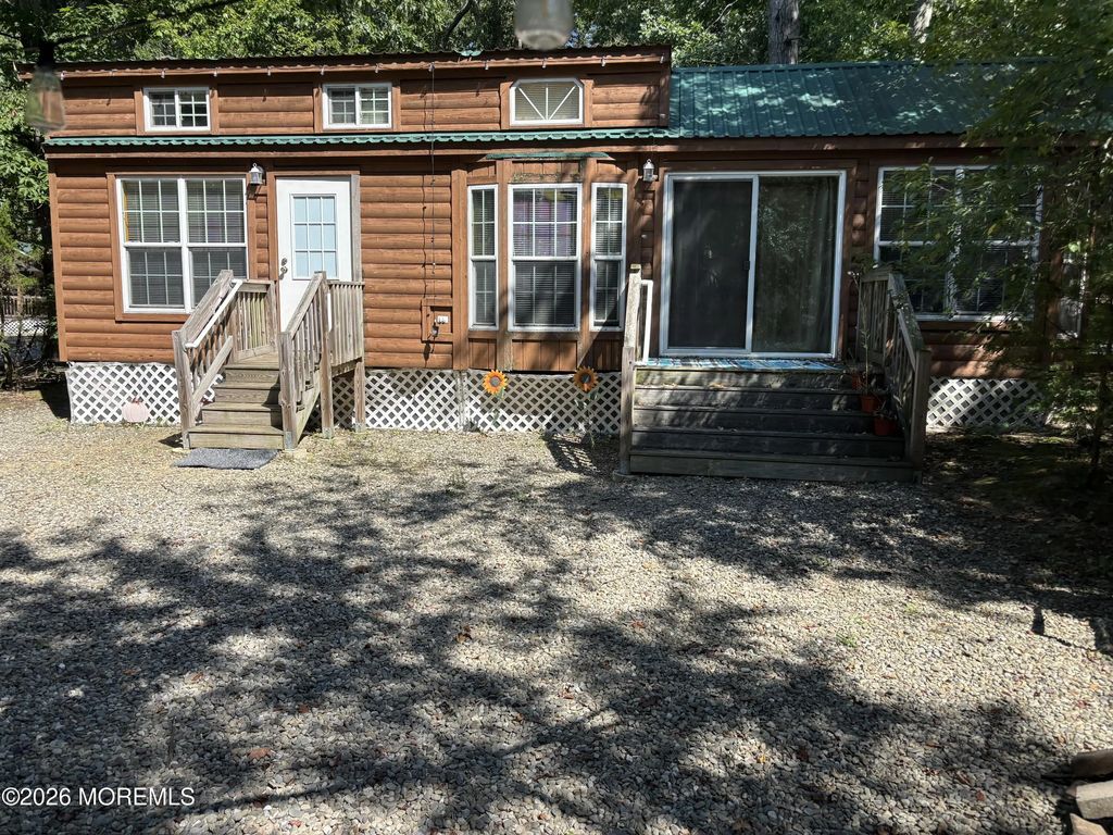 724 Monmouth Road 23, Upper Freehold