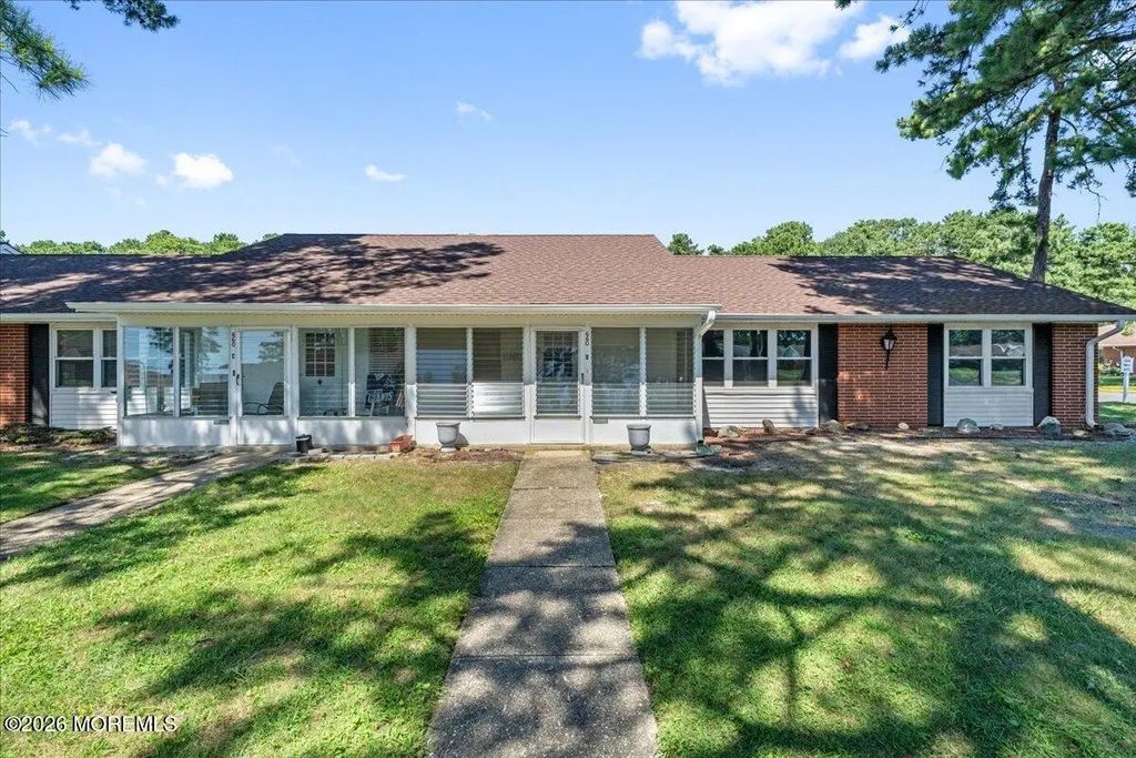 660d Plymouth Drive, Lakewood