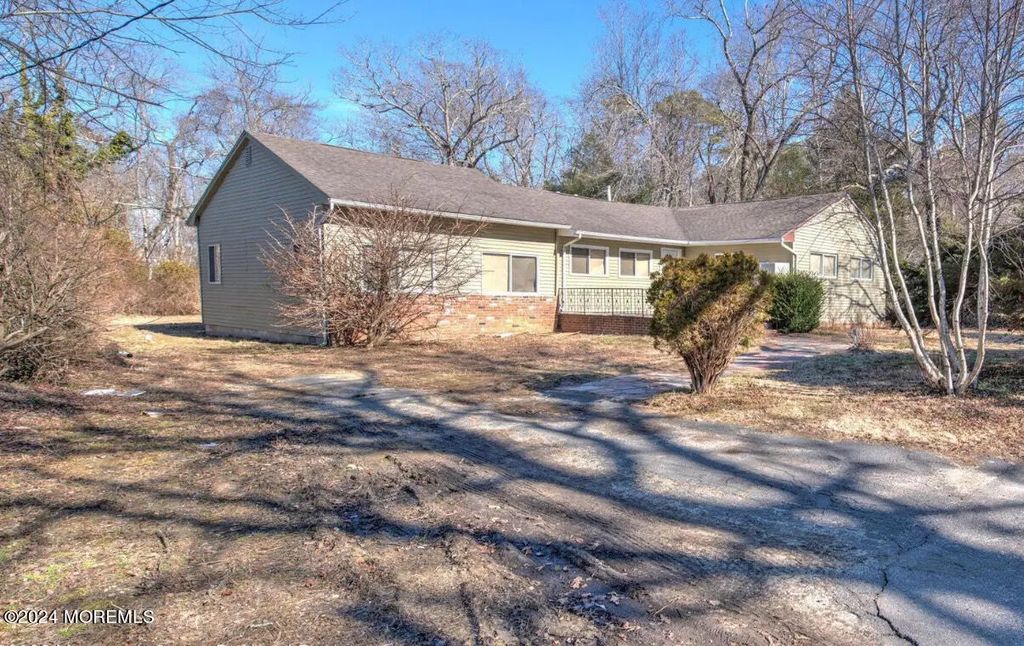 192 W 5th Street, Howell