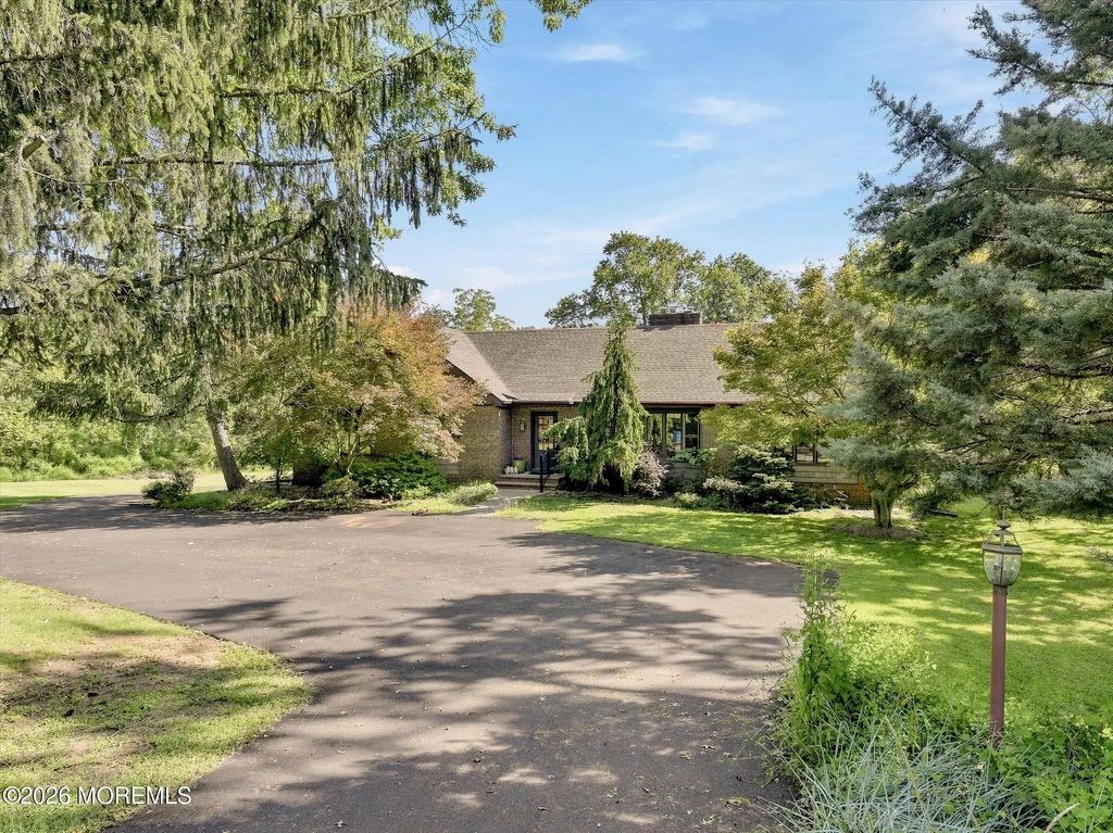 179 School Road E, Marlboro