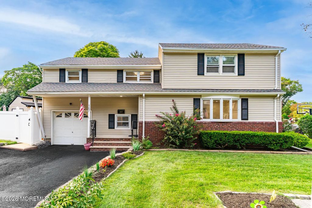 167 Crestview Drive, Middletown