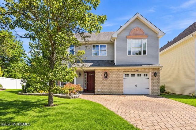 50 Glen Oaks Court, Old Bridge