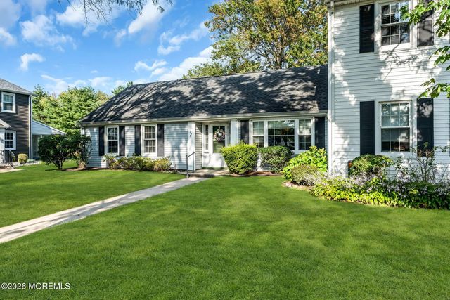57 Fairfield Lane E, Monroe
