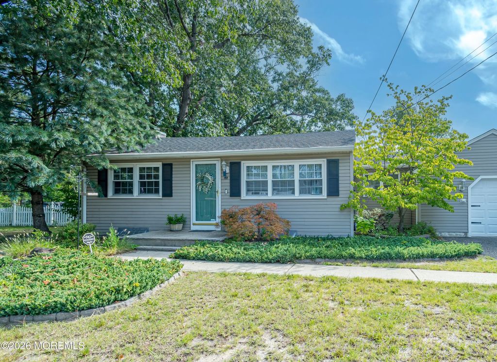 535 Jackson Avenue, Brick