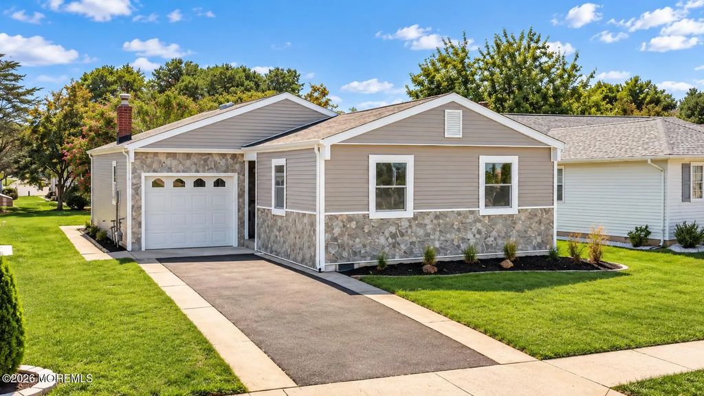 29 Santiago Drive W, Toms River
