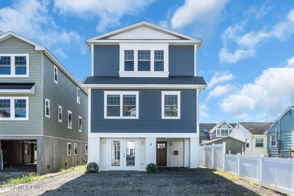 8 Meadow Avenue, Manasquan