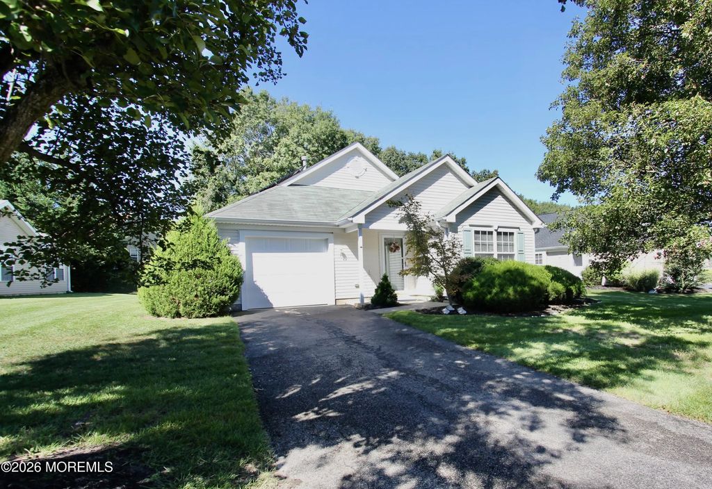6 Wellington Lane, Lakewood
