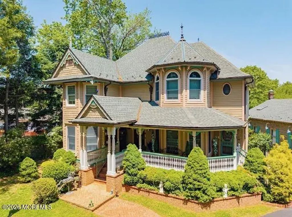 410 Thompson Avenue, Middletown