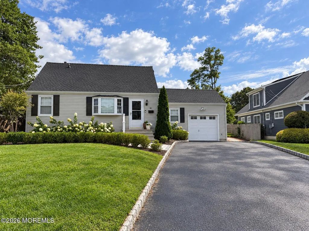 30 Laurel Street, West Long Branch