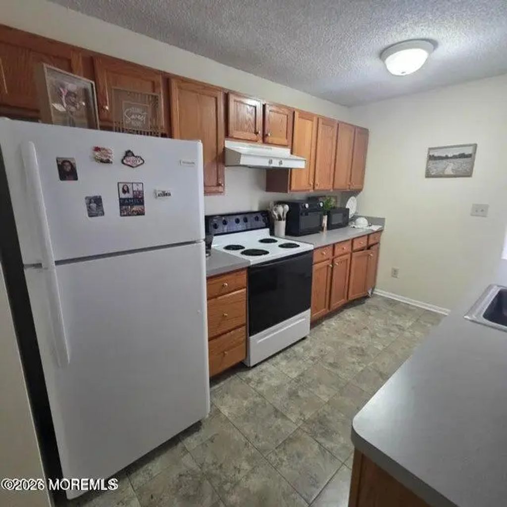290 N Main Street D5, Waretown
