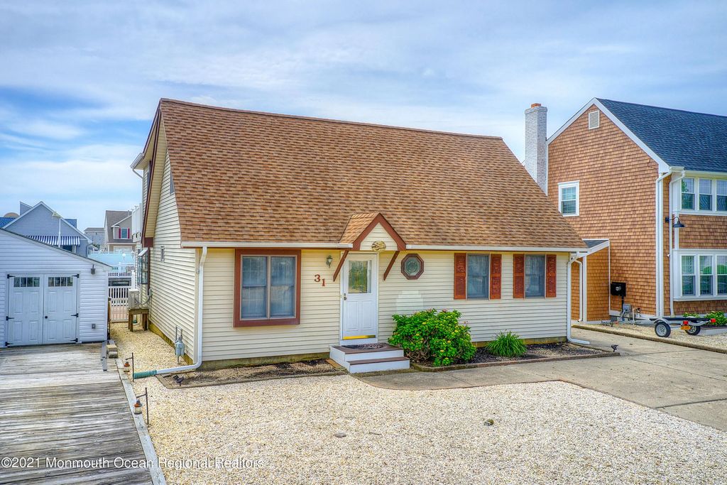 31 Peggy Lane, Manahawkin