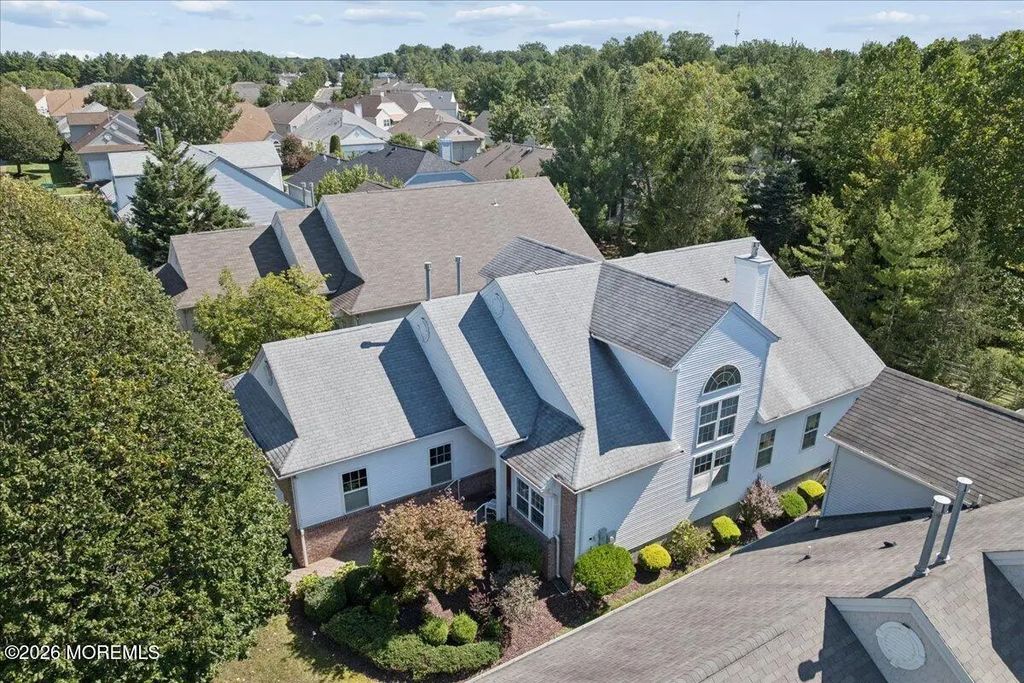 4 Gainsborough Court, Manalapan