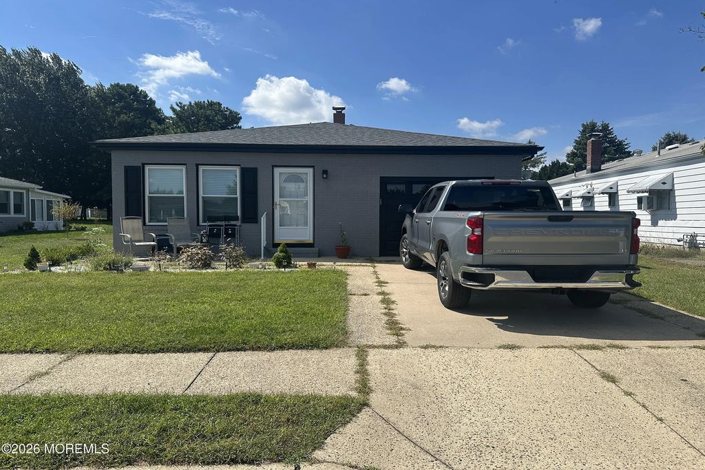 182 Bonaire Drive, Toms River
