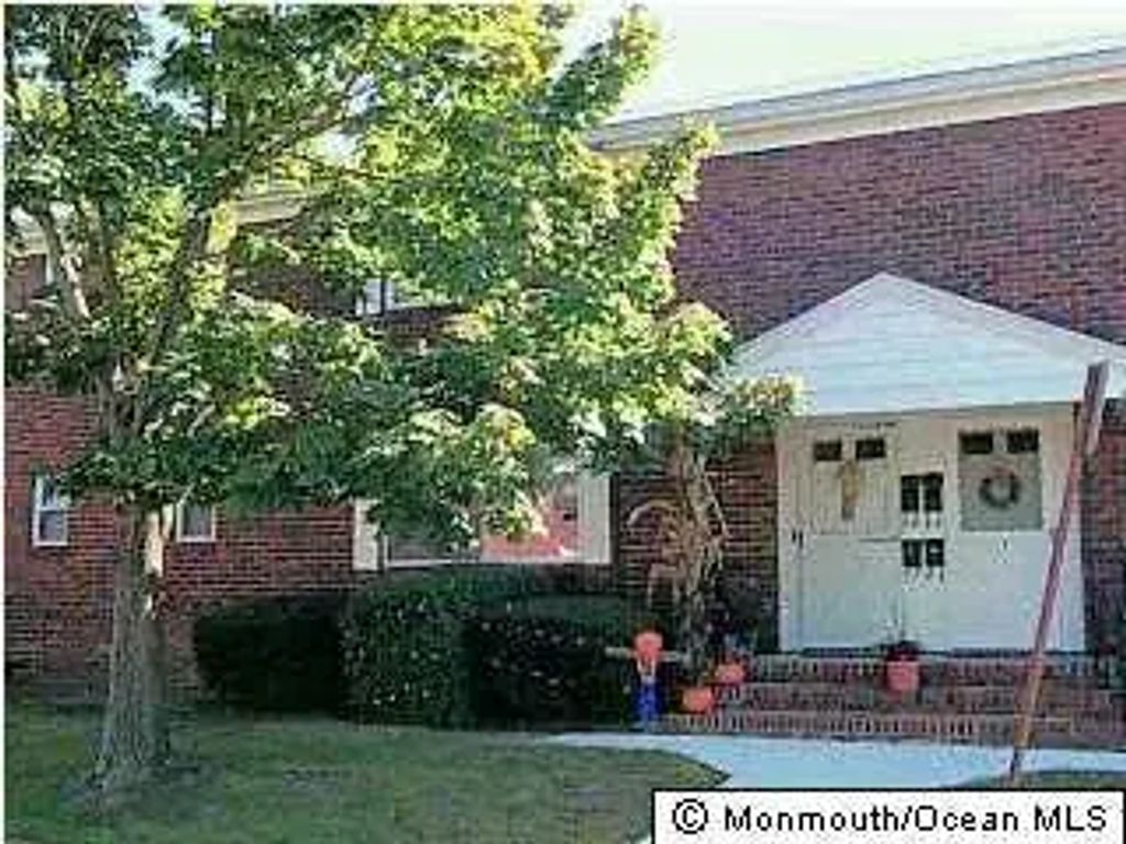 17 Azalea Court, Eatontown
