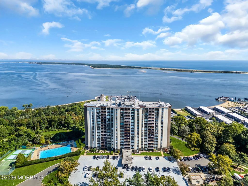 1 Scenic Drive 108, Highlands
