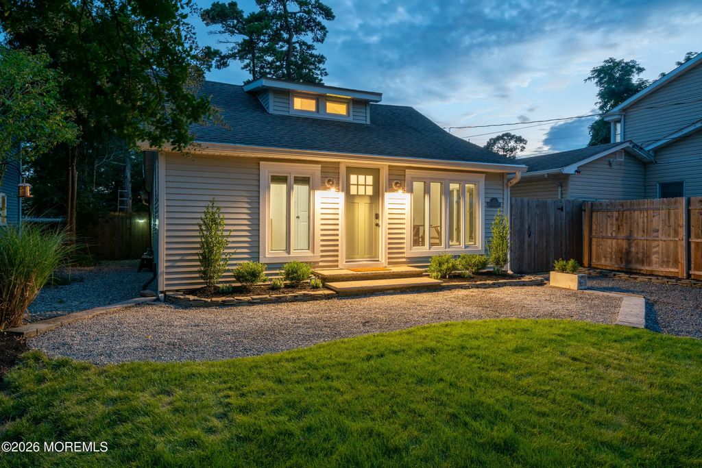 706 Morris Boulevard, Toms River