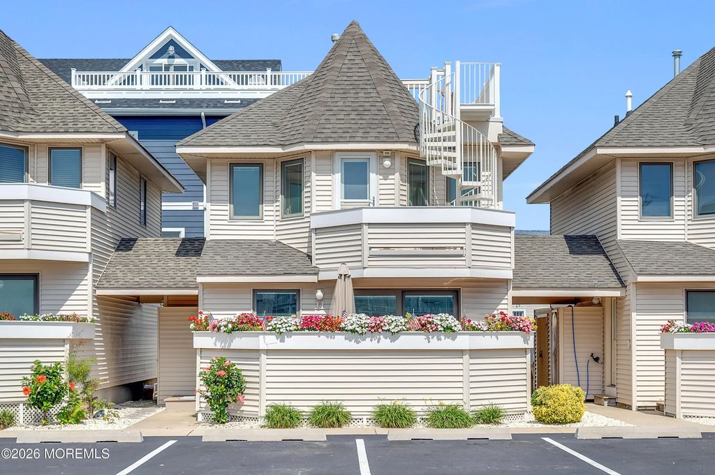 2 2nd Avenue 11, Ortley Beach